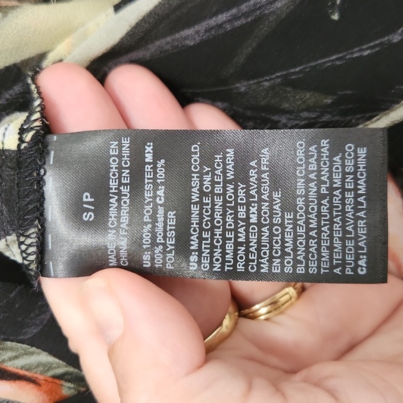 White House Black Market Floral Chiffon Sheer Blouse Size Small - Picture 9 of 9